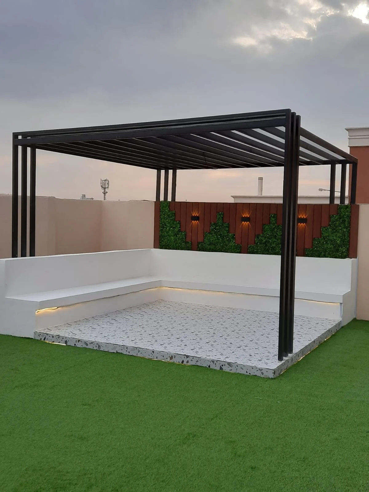 عشب جداري